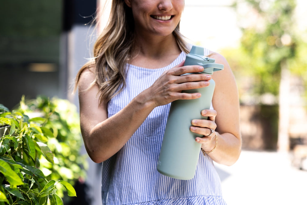Simple Modern 48 fl oz Reusable Tritan Summit Water Bottle with Silicone Straw Lid|Seaglass Sage IOJC