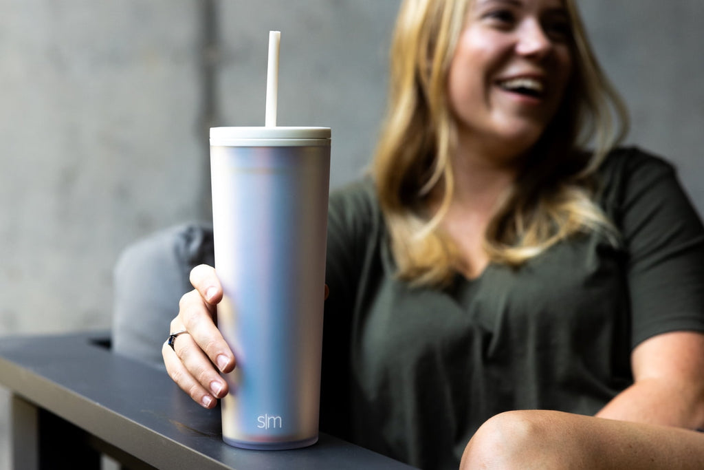 Simple Modern 24 fl oz Double Wall Plastic Classic Tumbler with Straw|Opalescent SNWQ