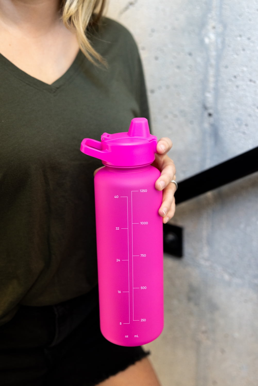 Simple Modern 48 fl oz Reusable Tritan Summit Water Bottle with Silicone Straw Lid|Raspberry Vibes QHG9